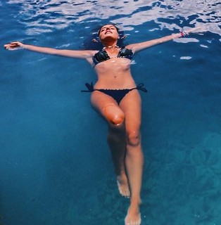 Giovanna Lancellotti feet photo thumbnail