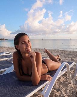 Kara Del Toro feet photo thumbnail
