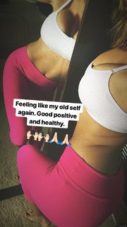 Kendra Wilkinson feet photo thumbnail