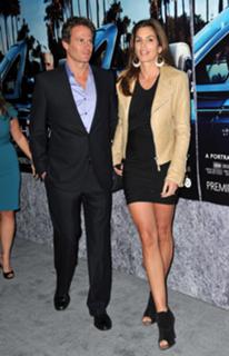 Cindy Crawford feet photo thumbnail