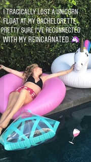 Tara Lipinski feet photo thumbnail