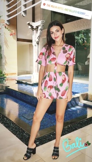 Victoria Justice feet photo thumbnail
