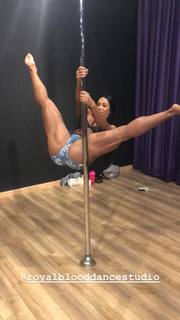 Gracyanne Barbosa feet photo thumbnail
