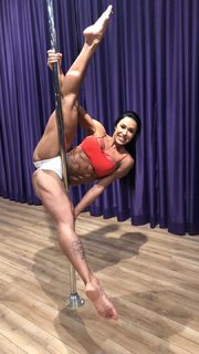 Gracyanne Barbosa feet photo thumbnail