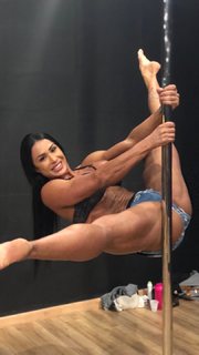 Gracyanne Barbosa feet photo thumbnail