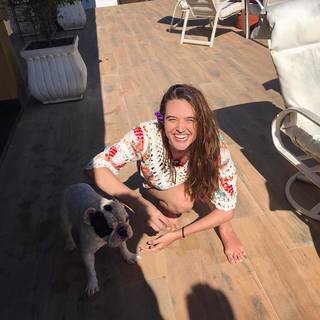Juliana Paiva feet photo thumbnail