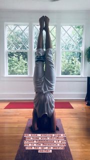 Abigail Spencer feet photo thumbnail