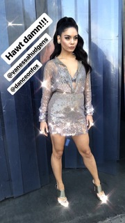 Vanessa Hudgens feet photo thumbnail