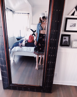 Debby Ryan feet photo thumbnail