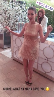 Victoria Justice feet photo thumbnail