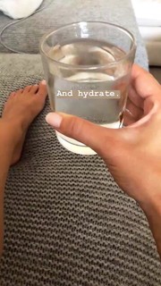 Nina Agdal feet photo thumbnail