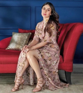 Kareena Kapoor feet photo thumbnail