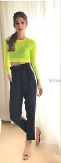 Kriti Sanon feet photo thumbnail