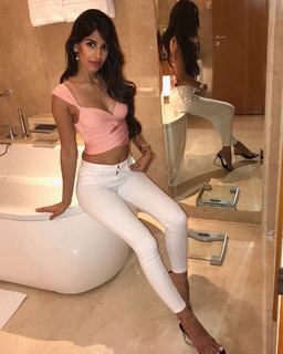Jasmin Walia feet photo thumbnail