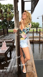 Ana de Armas feet photo thumbnail