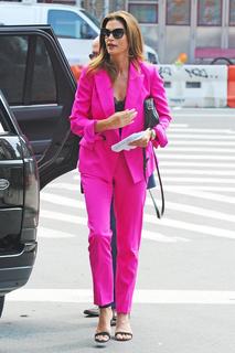 Cindy Crawford feet photo thumbnail