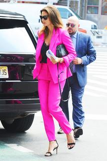 Cindy Crawford feet photo thumbnail