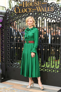 Cate Blanchett feet photo thumbnail