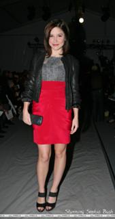 Sophia Bush feet photo thumbnail