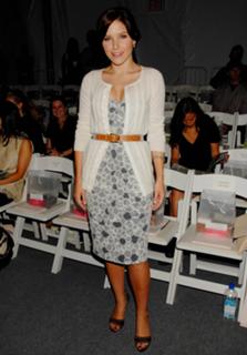 Sophia Bush feet photo thumbnail