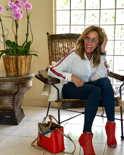 Lili Estefan feet photo thumbnail