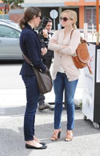 Reese Witherspoon feet photo thumbnail