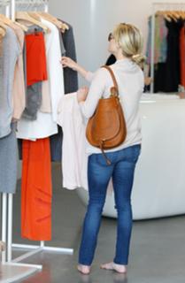 Reese Witherspoon feet photo thumbnail