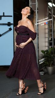 Sabrina Sato feet photo thumbnail
