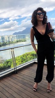 Juliana Paes feet photo thumbnail