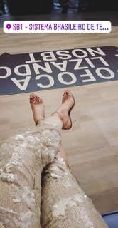 Lívia Andrade feet photo thumbnail