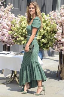 Nina Agdal feet photo thumbnail