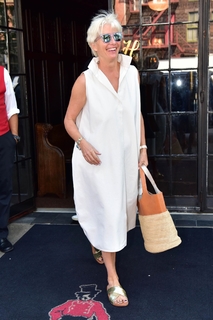 Emma Thompson feet photo thumbnail