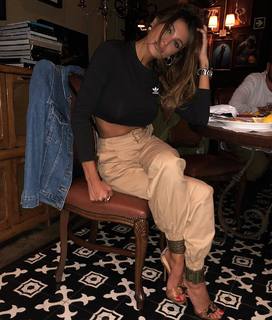 Cristina Buccino feet photo thumbnail