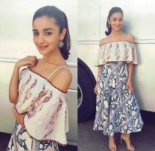 Alia Bhatt feet photo thumbnail
