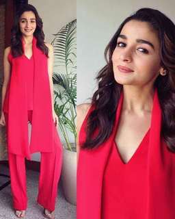 Alia Bhatt feet photo thumbnail
