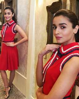 Alia Bhatt feet photo thumbnail