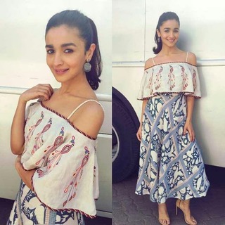 Alia Bhatt feet photo thumbnail