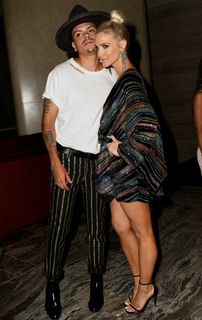 Ashlee Simpson feet photo thumbnail