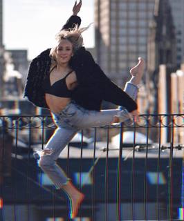 Nastia Liukin feet photo thumbnail
