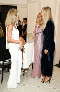 Molly Sims feet photo thumbnail