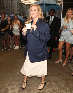 Amy Schumer feet photo thumbnail