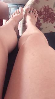 Alaine Crissiê feet photo thumbnail