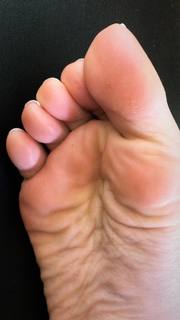 Alaine Crissiê feet photo thumbnail