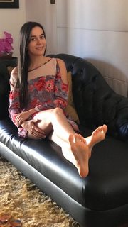 Alaine Crissiê feet photo thumbnail