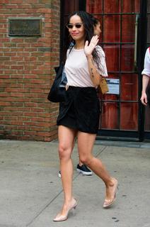 Zoë Kravitz feet photo thumbnail