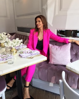 Cindy Crawford feet photo thumbnail