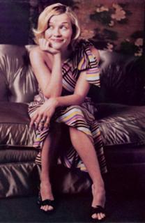 Reese Witherspoon feet photo thumbnail