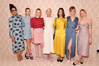 Elizabeth Olsen feet photo thumbnail
