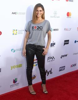 Maria Menounos feet photo thumbnail