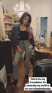 Lucy Hale feet photo thumbnail